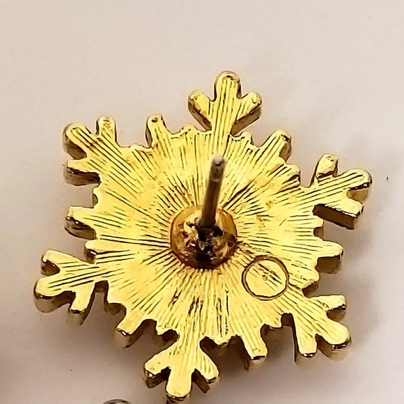 Vintage AVON 3D Gold Finished SNOWFLAKE Pierced Earrings with Rhinestone Accent - Picture 11 of 14